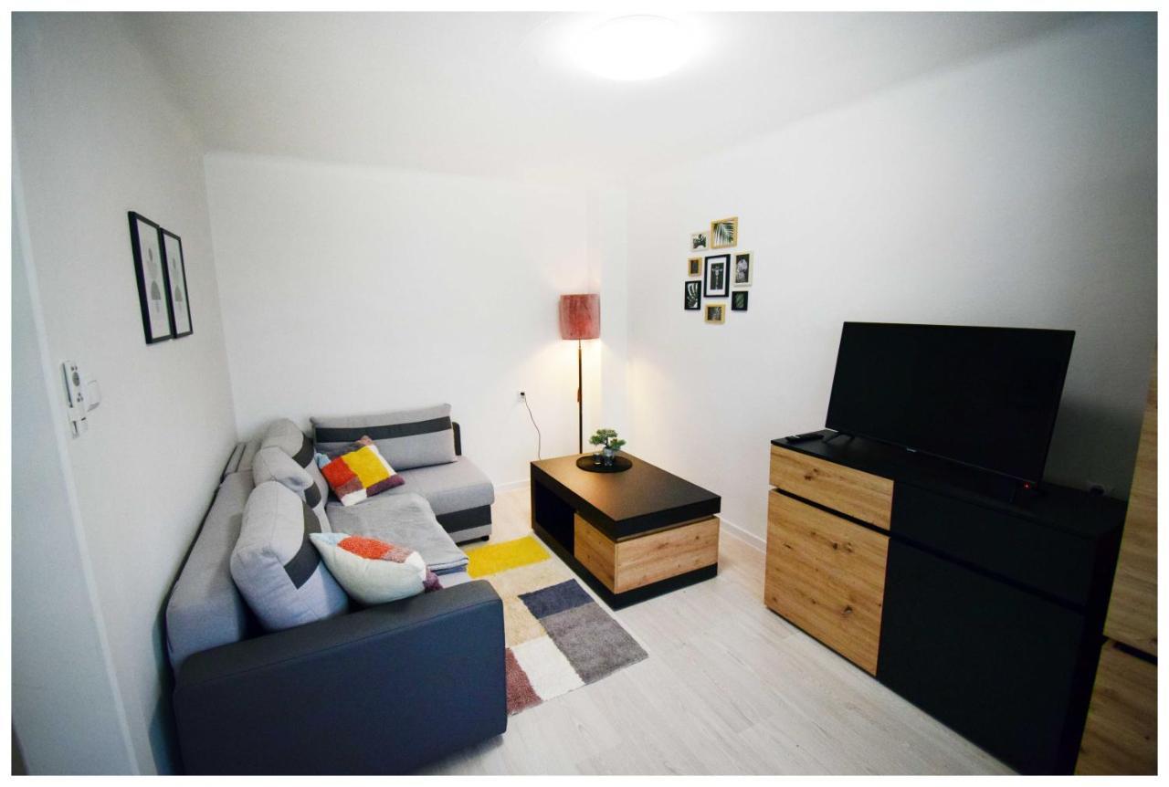 Ferienwohnung Color24 Centrum Nisko Exterior foto
